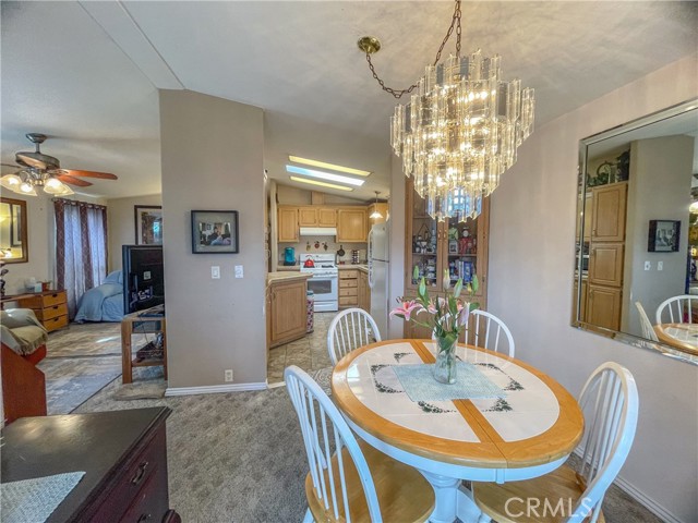 Detail Gallery Image 13 of 42 For 21001 Plummer St #12,  Chatsworth,  CA 91311 - 2 Beds | 2 Baths