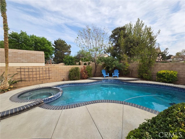 Detail Gallery Image 4 of 23 For 40432 Aster, Palmdale,  CA 93551 - 4 Beds | 2 Baths