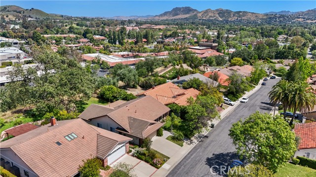 854 Rim Crest, Westlake Village CA: https://media.crmls.org/medias/05ea954b-77b4-4f6c-b1f1-888bcdac4056.jpg
