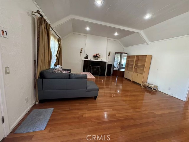 Detail Gallery Image 3 of 23 For 1965 S El Molino, San Marino,  CA 91108 - 4 Beds | 2/1 Baths