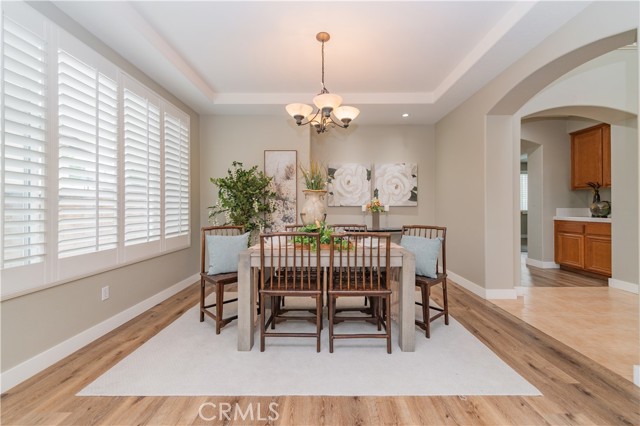 Detail Gallery Image 6 of 38 For 14236 Pointer Loop, Corona,  CA 92880 - 5 Beds | 4 Baths