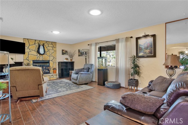 Detail Gallery Image 25 of 56 For 9675 Braceo St, Oak Hills,  CA 92344 - 3 Beds | 2 Baths