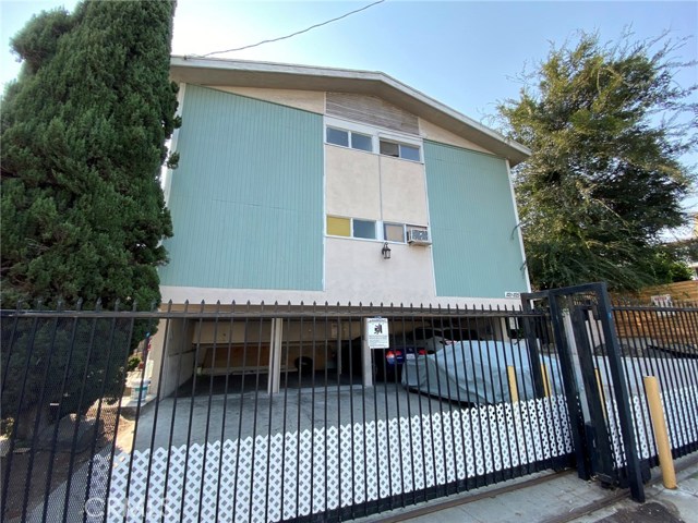 1121 N Westmoreland Avenue Los Angeles, California Three buildings on two lots.? 1121 is a 4-plex with separate water heaters.? 1125 is 7 a seven-unit building, and 1118 Lymar Place is an adjacent 4-plex.? All units are separately metered for gas and electric.? Good unit mix with one 4-bedroom and 2-bath; five 2-bedroom, 1-bath; six 1-bedroom, 1-bath and three studios.? On-site laundry.? 20 parking space.? Pitched roof.? Newer hardwood floors and ceramic tile (most units).? These two lots sold and three buildings to be sold together.? This property also offered as part of seven building portfolio (see attached Offering Memorandum).? Shown on accepted offers only.? Please do not disturb the tenants.?