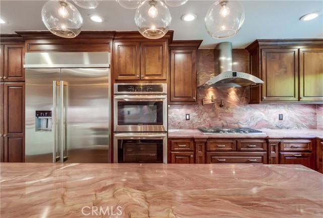 5528 Voletta Place, Valley Village CA: https://media.crmls.org/medias/05ec41f2-e67e-4a91-88c4-8682bc222e72.jpg