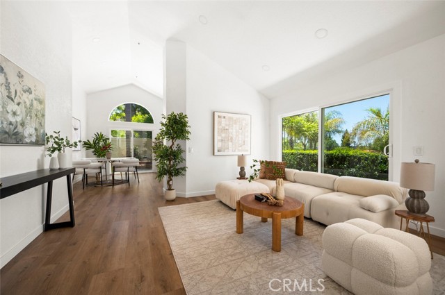 4 Saint Martin, Laguna Niguel CA: https://media.crmls.org/medias/05ec484c-5f11-4f0b-b329-b3e60b6fc4a6.jpg