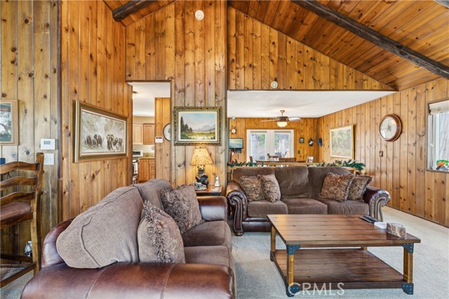 Detail Gallery Image 15 of 47 For 460 Pioneer Rd, Lake Arrowhead,  CA 92352 - 3 Beds | 1/2 Baths