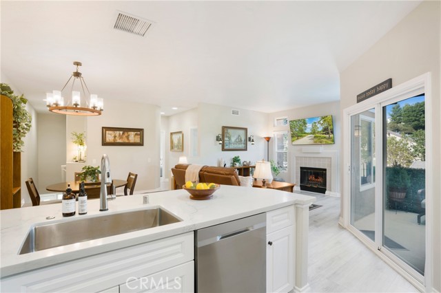 Detail Gallery Image 14 of 51 For 1211 S Country Glen Way, Anaheim,  CA 92808 - 2 Beds | 2 Baths