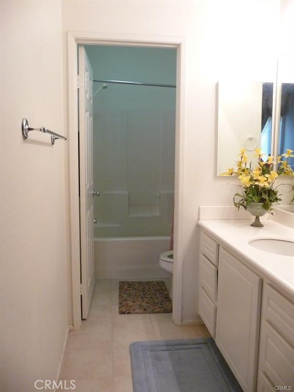 26 Daffodil, Irvine CA: https://media.crmls.org/medias/05ed103f-ca67-4591-8071-25c728f374e4.jpg