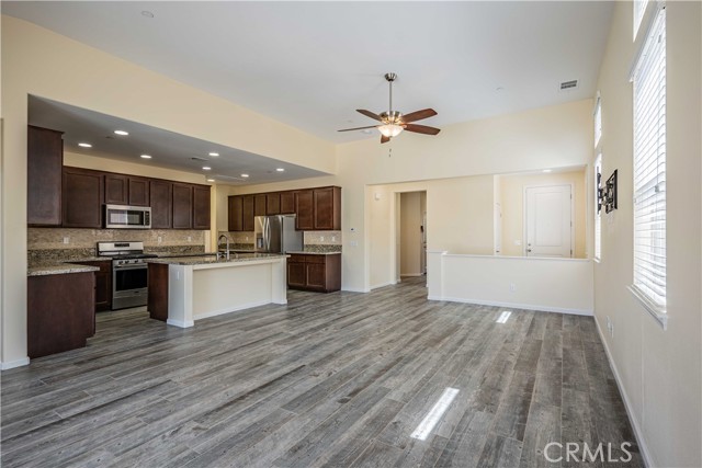 Detail Gallery Image 9 of 67 For 36492 Mallow Ct, Lake Elsinore,  CA 92532 - 3 Beds | 2 Baths