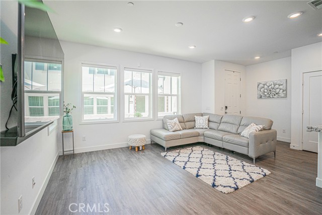 12060 Turnleaf Avenue, Whittier CA: https://media.crmls.org/medias/05ed9ba0-922e-41de-8a57-0fcda1ea9005.jpg
