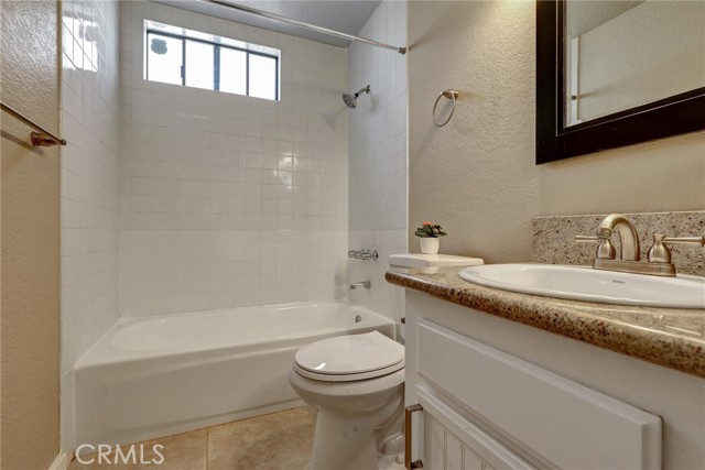 Detail Gallery Image 14 of 24 For 4560 Cleveland Ave #101,  San Diego,  CA 92116 - 2 Beds | 2 Baths