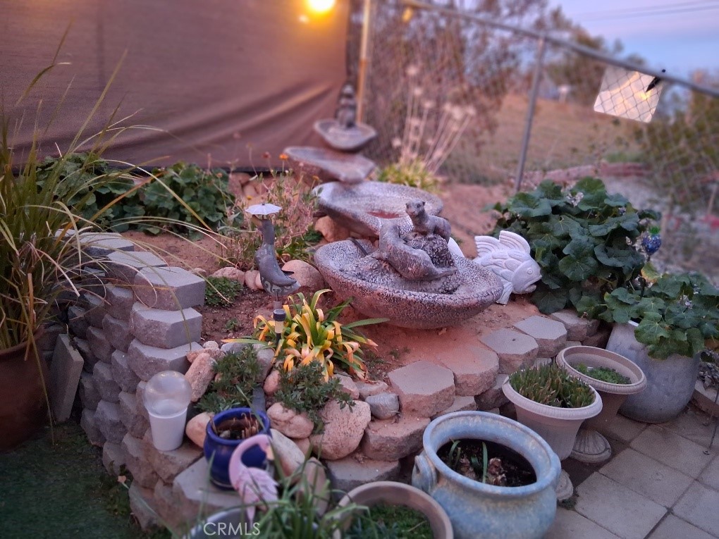 https://media.crmls.org/medias/05eeec0d-15d8-48eb-be1b-a76166892263.jpg?preset=X-Large