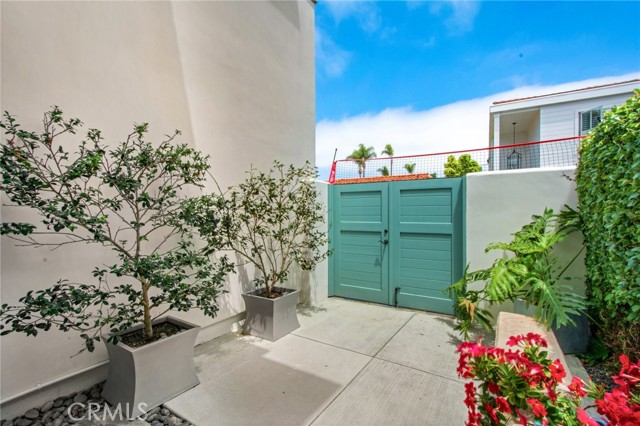 126 Via Koron, Newport Beach CA: https://media.crmls.org/medias/05efd13f-b72f-415b-a816-538b8070cfbf.jpg