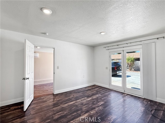 Detail Gallery Image 5 of 12 For 9250 Olive St #C,  Fontana,  CA 92335 - 1 Beds | 1 Baths