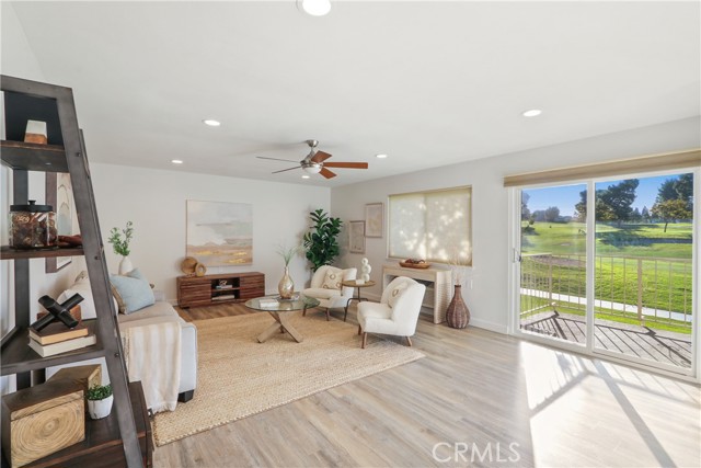 Detail Gallery Image 5 of 20 For 2389 W via Mariposa 2e,  Laguna Woods,  CA 92637 - 2 Beds | 2 Baths