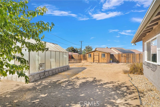 Detail Gallery Image 13 of 15 For 16188 Tawney Ridge Ln, Victorville,  CA 92394 - 2 Beds | 1 Baths