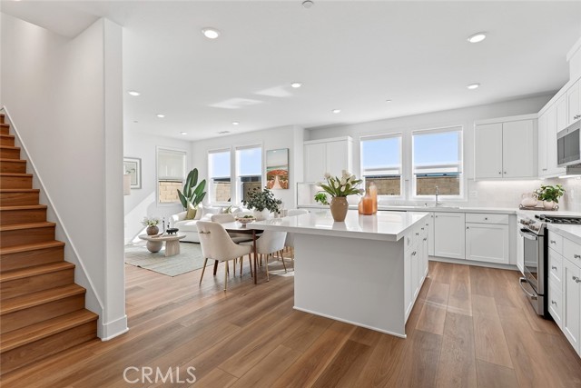 Detail Gallery Image 4 of 46 For 418 Lobata, Irvine,  CA 92618 - 4 Beds | 3/1 Baths