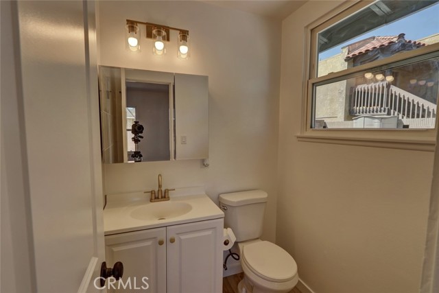 18862 Carolyn Lane, Huntington Beach CA: https://media.crmls.org/medias/05f2570f-a123-4d48-86f2-f68b1f4ea7cd.jpg