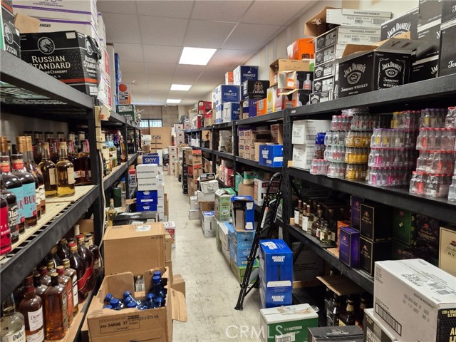 3200 Mission Avenue, Oceanside CA: https://media.crmls.org/medias/05f2a787-5a75-4932-8b35-78bbde926e2c.jpg
