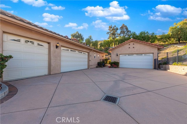 6805 Aviano Drive, Camarillo CA: https://media.crmls.org/medias/05f30d6c-1064-4621-b739-25a8ab9a026f.jpg