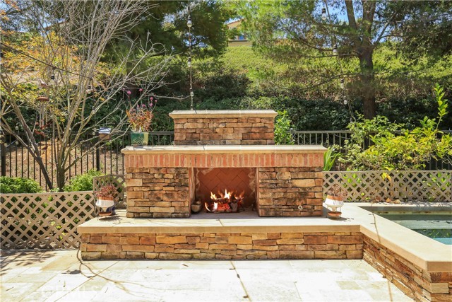 26 Woods Trail, Irvine CA: https://media.crmls.org/medias/05f45190-d194-4c5d-b592-592fcb731c31.jpg
