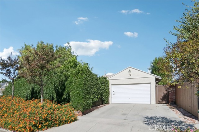 18937 Sylvan Street photo 61