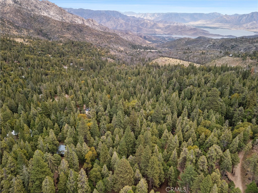 https://media.crmls.org/medias/05f598f9-5d89-4b45-82af-80914d8e7412.jpg?preset=X-Large