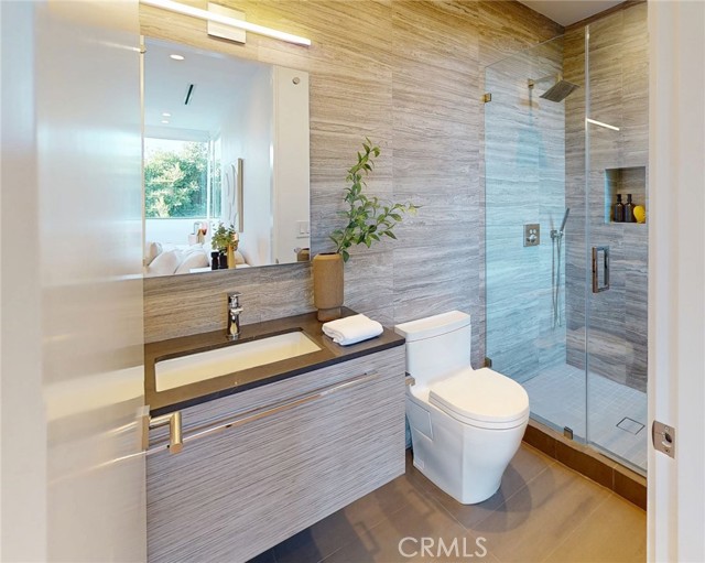 Detail Gallery Image 39 of 56 For 1845 Coldwater Canyon Dr, Beverly Hills,  CA 90210 - 4 Beds | 3 Baths