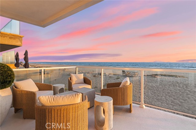 105 A Surfside Avenue, Surfside CA: https://media.crmls.org/medias/05f63808-9d1a-49fb-bc37-f0147c1376bf.jpg