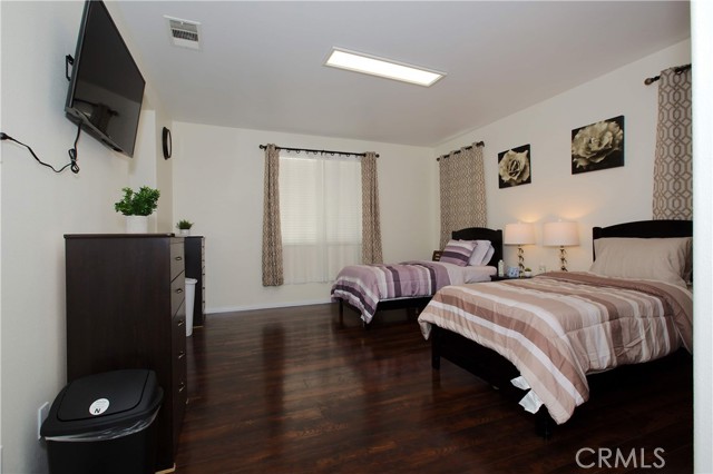 Detail Gallery Image 9 of 12 For 2822 Allessandra Ct, Lancaster,  CA 93535 - 4 Beds | 2 Baths