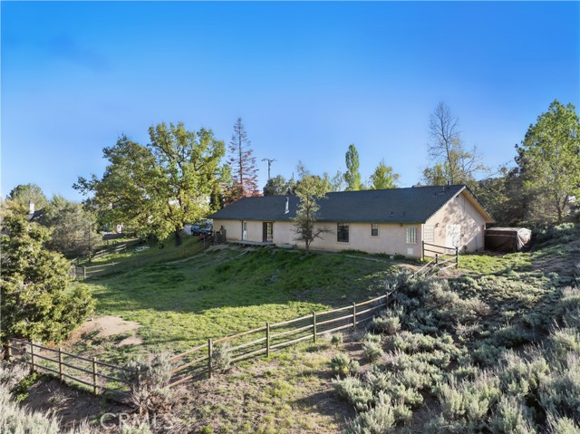 Detail Gallery Image 9 of 41 For 24980 Sunset Way, Tehachapi,  CA 93561 - 4 Beds | 2/1 Baths