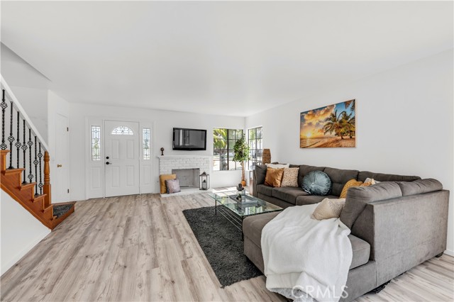 450 Anchor Way, Carlsbad CA: https://media.crmls.org/medias/05f6f4ef-ccb4-4ee9-81f5-621caff02d06.jpg