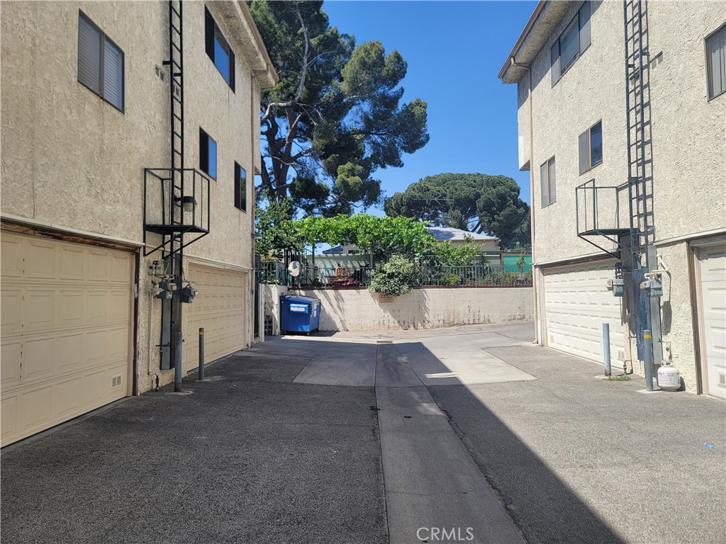 https://media.crmls.org/medias/05f71991-9a79-4642-ae0d-101eab157569.jpg?preset=X-Large
