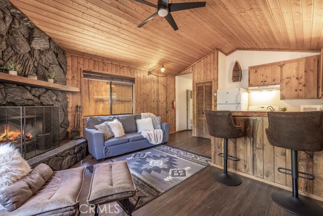 Detail Gallery Image 12 of 31 For 790 Pine Ln, Sugarloaf,  CA 92386 - 2 Beds | 1 Baths