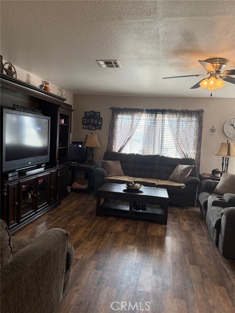 Detail Gallery Image 9 of 46 For 5109 Center, Modesto,  CA 95357 - 2 Beds | 2 Baths