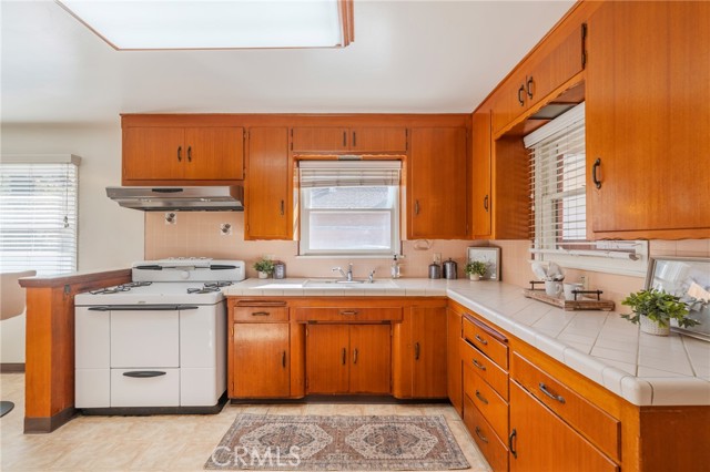 Detail Gallery Image 11 of 36 For 1241 S Walnut, Anaheim,  CA 92802 - 3 Beds | 2 Baths