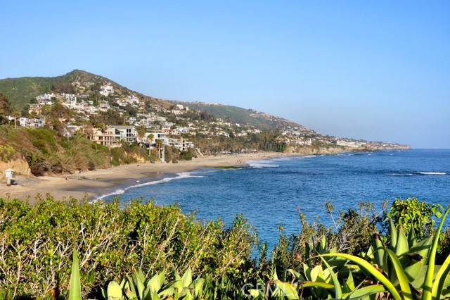 2123 Ronda Granada, Laguna Woods CA: https://media.crmls.org/medias/05f9507c-61f3-41bf-a697-de0353499b8b.jpg