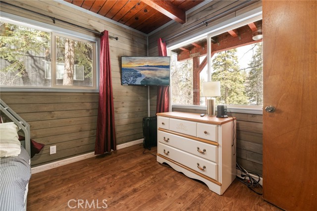 Detail Gallery Image 13 of 32 For 43339 Deer Canyon Rd, Big Bear Lake,  CA 92315 - 2 Beds | 2 Baths