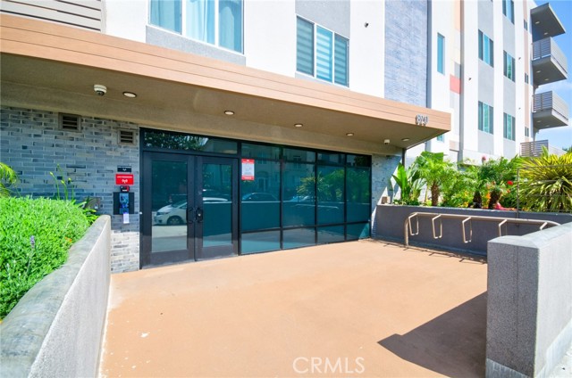 820 S Wilton Place, Los Angeles CA: https://media.crmls.org/medias/05fb5427-ed17-47cb-87eb-0c85f69c99e7.jpg