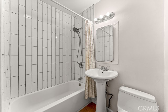 2820 E 6th Street, Los Angeles CA: https://media.crmls.org/medias/05fcb00d-1d79-44b2-bae9-3990294f8738.jpg