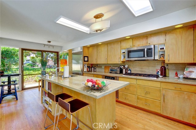 Detail Gallery Image 9 of 40 For 4161 via Padova, Claremont,  CA 91711 - 4 Beds | 3 Baths