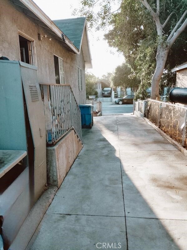 Detail Gallery Image 4 of 4 For 1151 Calzona Street, Los Angeles,  CA 90023 - 6 Beds | 4 Baths