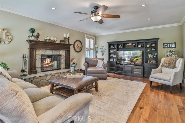 11583 Flowerwood Court, Moorpark CA: https://media.crmls.org/medias/05fe2f5b-2958-404e-9409-ef3f1a39ca9b.jpg