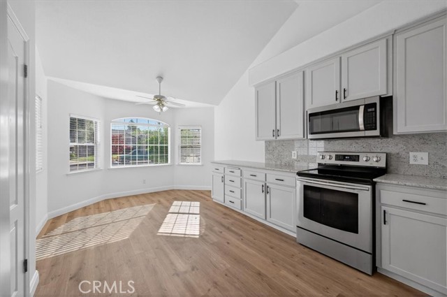 Detail Gallery Image 10 of 23 For 10291 N Whitney, Fresno,  CA 93730 - 4 Beds | 2 Baths