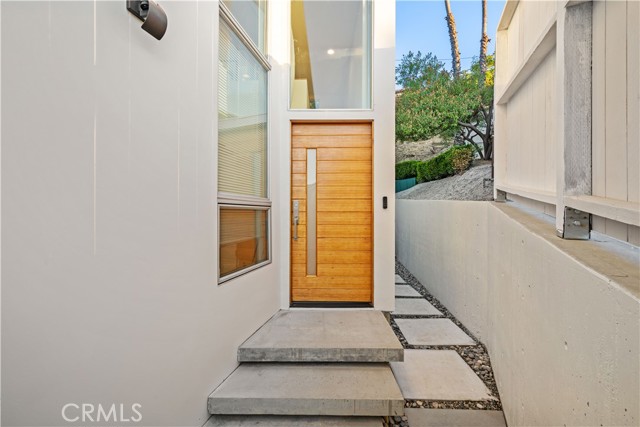 3631 Sunswept Drive, Studio City CA: https://media.crmls.org/medias/05fe4fc4-5391-4d13-9fd7-6e5dadb7c94a.jpg