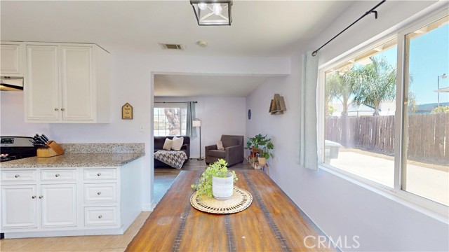 18271 Treleven Avenue, Lake Elsinore CA: https://media.crmls.org/medias/05ff0ce9-74a0-4dbc-98e1-ba72038ff5aa.jpg