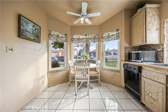 Detail Gallery Image 11 of 29 For 23143 Canyon Estates, Corona,  CA 92883 - 4 Beds | 2 Baths