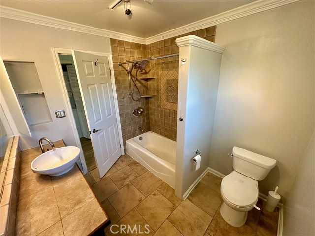 Detail Gallery Image 18 of 40 For 11138 Aqua Vista St #3,  Studio City,  CA 91602 - 2 Beds | 1/1 Baths