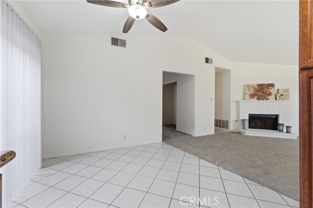 Detail Gallery Image 5 of 24 For 3545 Casamia, Palmdale,  CA 93550 - 4 Beds | 2 Baths