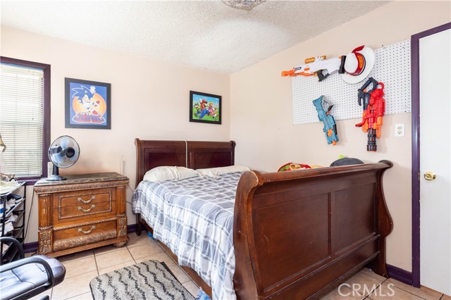 6402 Graves Avenue, Van Nuys CA: https://media.crmls.org/medias/0600afaa-9e24-4337-8312-f0fb8cc72257.jpg